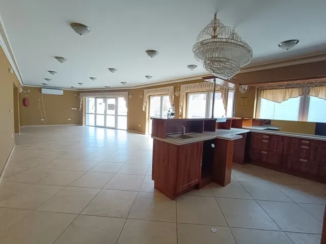 Kiadó kereskedelmi és ipari ingatlan Nyíregyháza 95 nm