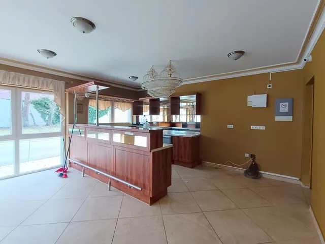 Kiadó kereskedelmi és ipari ingatlan Nyíregyháza 95 nm