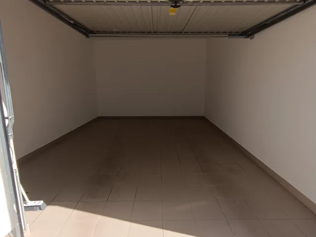 Kiadó garázs Nyíregyháza 18 nm