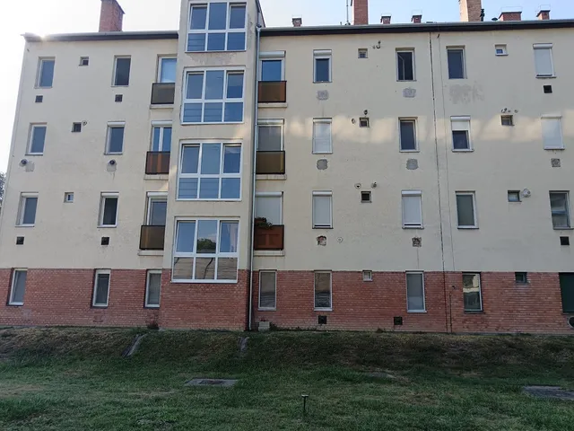 Eladó lakás Szeged, Alsó kikötő sor 10. ’C’ lh. alagsor 1. 30 nm