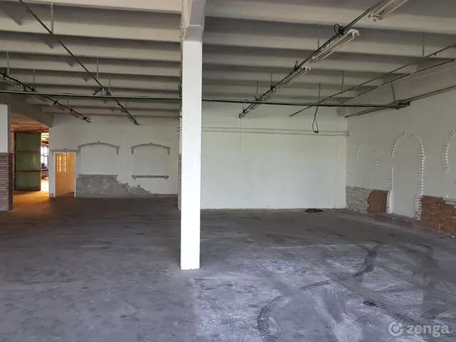 Kiadó kereskedelmi és ipari ingatlan Kazincbarcika 300 nm