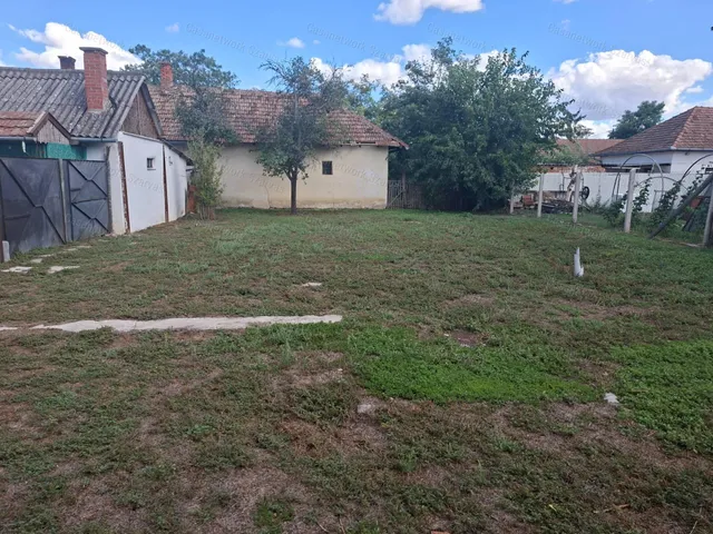 Eladó telek Szarvas 600 nm