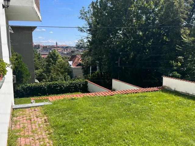 Eladó ház Budapest II. kerület, Rézmál, Alvinci út 268 nm