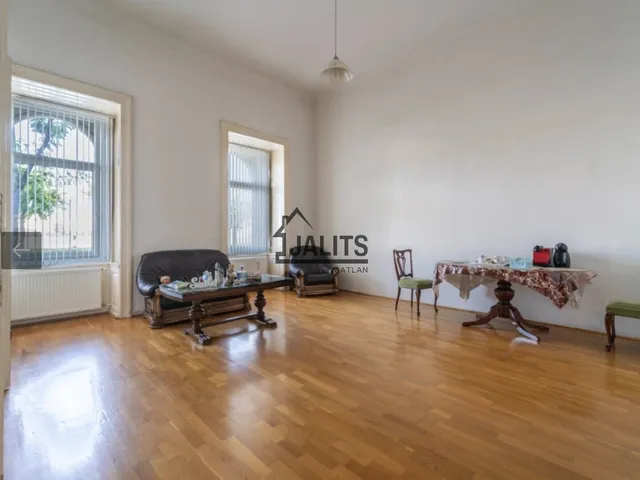 Eladó lakás Budapest II. kerület 116 nm