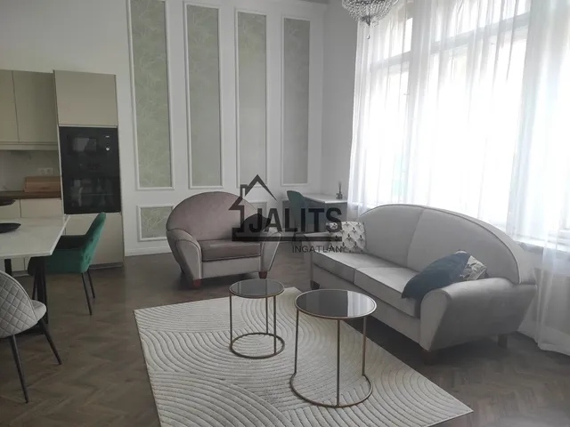 Kiadó lakás Budapest VI. kerület, Hajós utca 120 nm