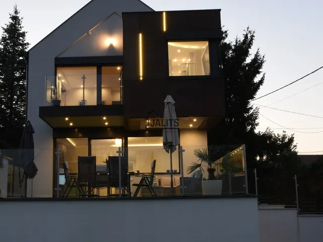 Kiadó ház Solymár 220 nm