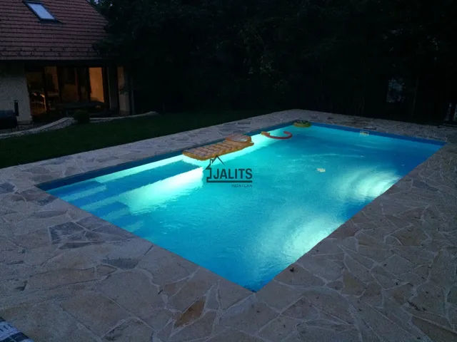 Kiadó ház Budapest III. kerület 320 nm