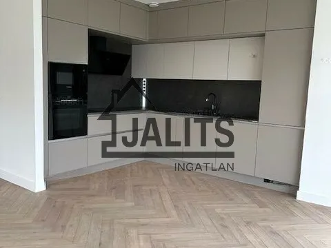 Kiadó lakás Budapest III. kerület 120 nm