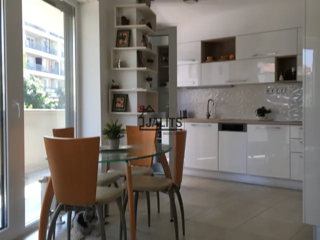 Eladó lakás Budapest IX. kerület 74 nm