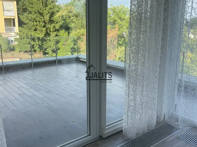 Eladó ház Budapest XI. kerület, Sasad-Sashegy XI. ker. 400 nm
