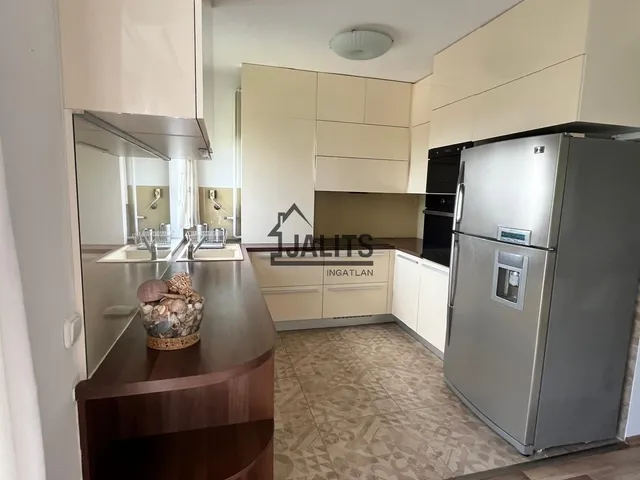 Kiadó lakás Budapest XII. kerület, Istenhegyi út 150 nm