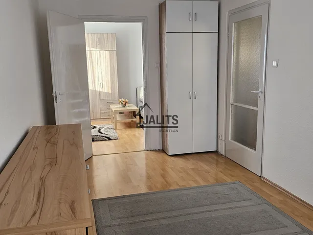 Kiadó lakás Budapest XV. kerület, Kőrakás park 63 nm