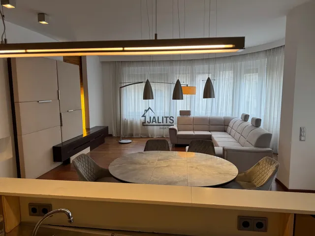 Kiadó lakás Budapest V. kerület, Petőfi Sándor utca 120 nm