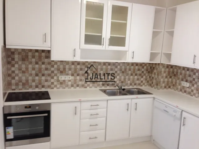 Kiadó lakás Budapest II. kerület, Bécsi út 97 nm