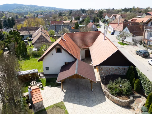 Eladó ház Biatorbágy 196 nm