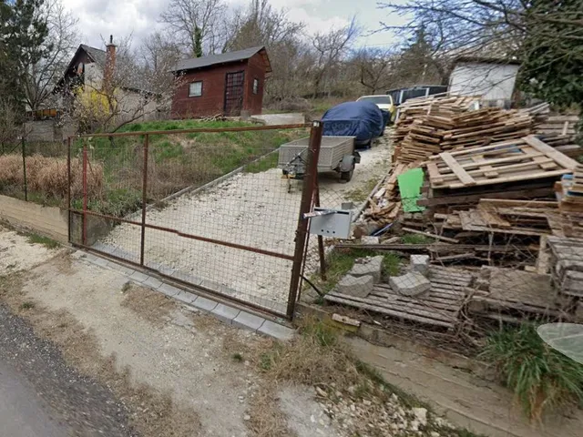 Eladó üdülő és hétvégi ház Biatorbágy, Pecató 23 nm
