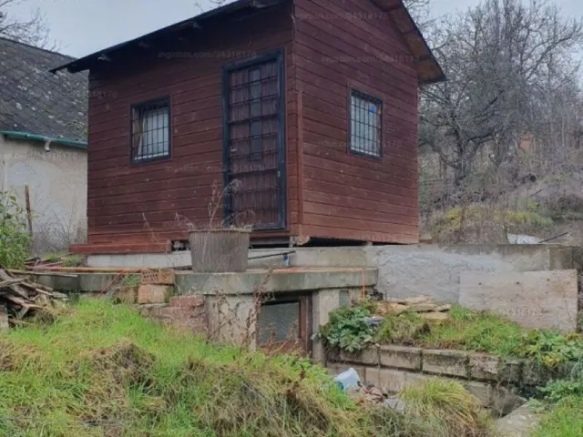 Eladó üdülő és hétvégi ház Biatorbágy, Pecató 23 nm