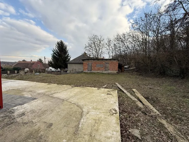 Eladó telek Kajászó 720 nm