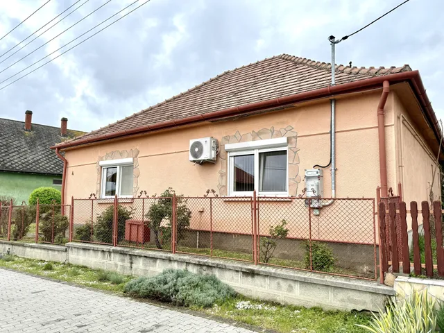 Eladó ház Pákozd 131 nm