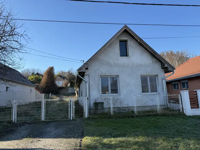Eladó ház Vál 106 nm