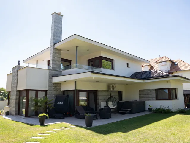 Eladó ház Bicske 270 nm