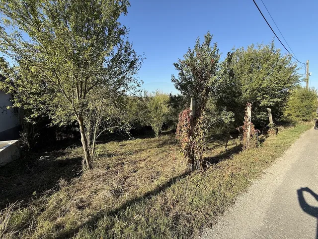 Eladó telek Mány 1118 nm