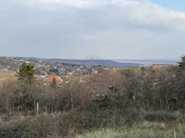 Eladó telek Pákozd 1400 nm