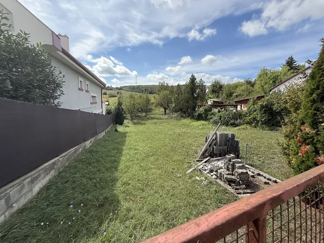 Eladó telek Gyermely 748 nm