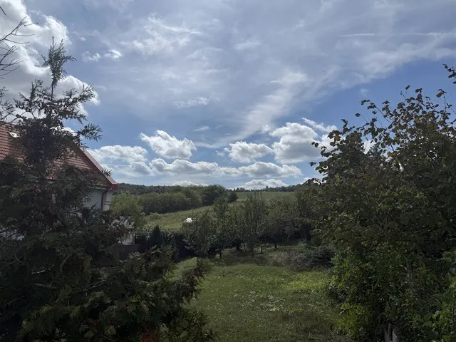 Eladó telek Gyermely 748 nm