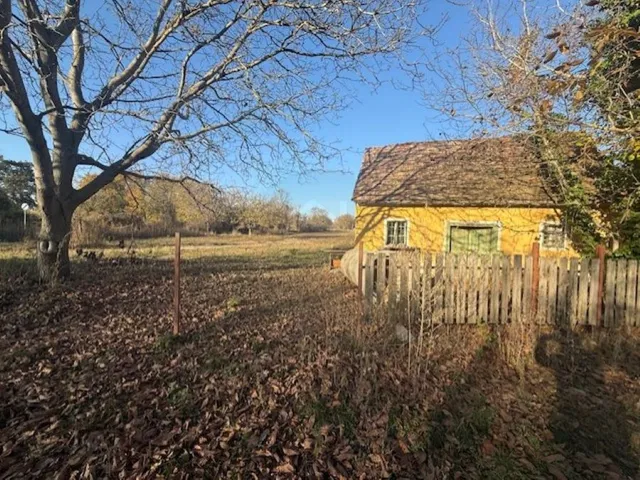 Eladó telek Vértesacsa 3353 nm