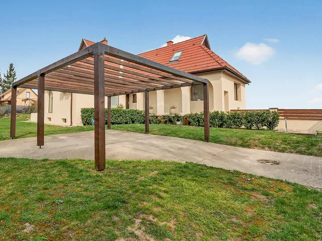 Eladó ház Zsámbék 183 nm