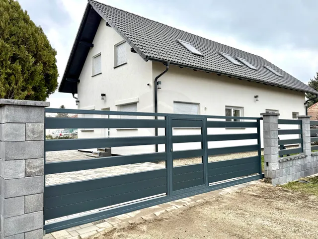 Eladó ház Ráckeresztúr 606 nm