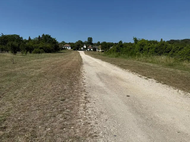 Eladó telek Etyek 1790 nm