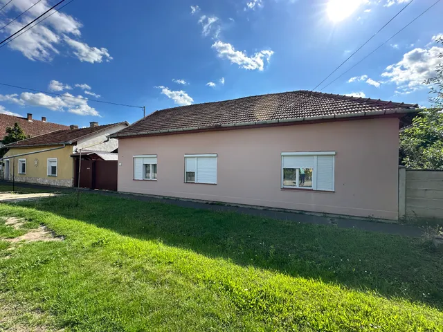 Eladó ház Békéscsaba, Erzsébethely (Jamina) 146 nm