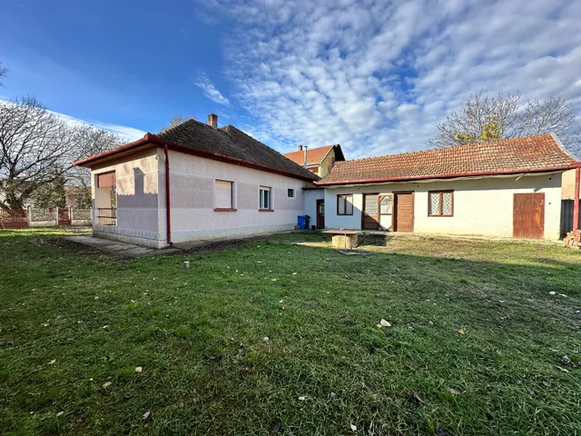 Eladó ház Békéscsaba, Lencsési (József Attila) lakótelep 103 nm