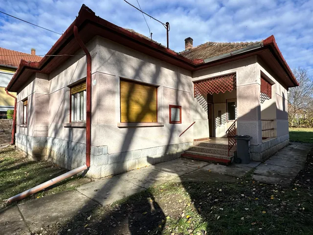 Eladó ház Békéscsaba, Lencsési (József Attila) lakótelep 103 nm