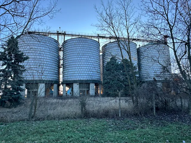 Eladó kereskedelmi és ipari ingatlan Kondoros 18529 nm