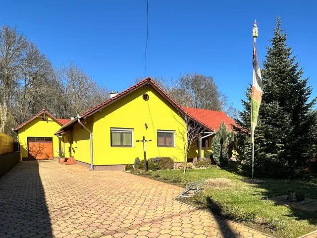 Eladó ház Békéscsaba, Borjúrétikertek 267 nm