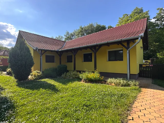 Eladó ház Békéscsaba, Borjúrétikertek 267 nm