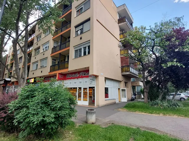 Eladó lakás Békéscsaba, Belváros 76 nm