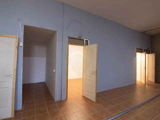 Kiadó kereskedelmi és ipari ingatlan Tatabánya, Alsógalla 8 nm