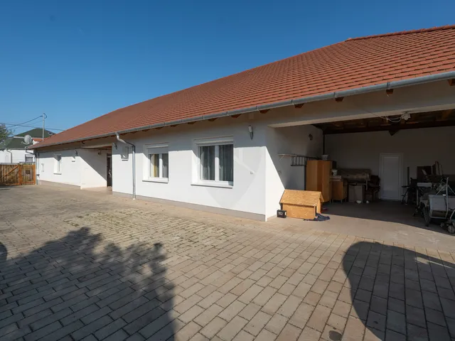 Eladó ház Környe 186 nm