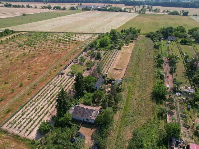 Eladó üdülő és hétvégi ház Oroszlány 32 nm