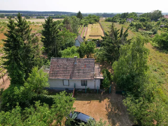 Eladó ház Oroszlány 32 nm