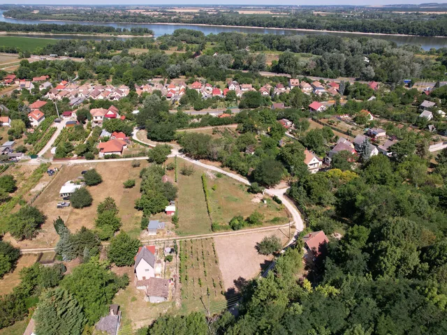 Eladó telek Dunaalmás 567 nm