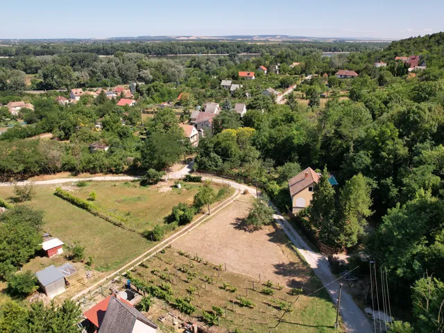 Eladó telek Dunaalmás 567 nm
