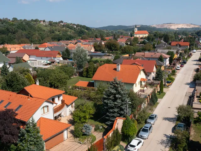 Eladó ház Tatabánya, Alsógalla 270 nm