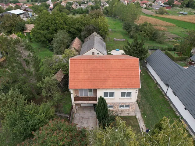 Eladó ház Szákszend 135 nm