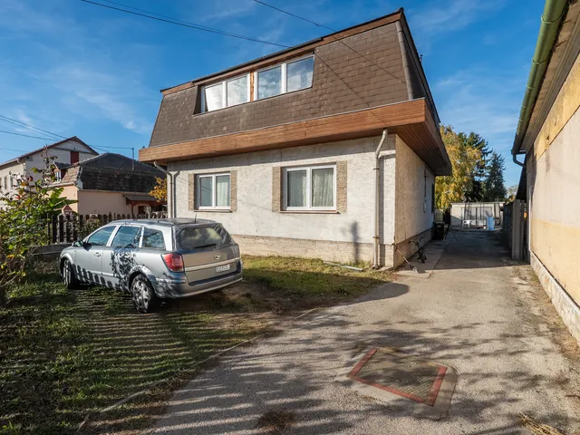 Eladó ház Dunaalmás 188 nm