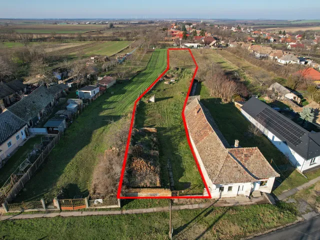 Eladó telek Szákszend 2224 nm